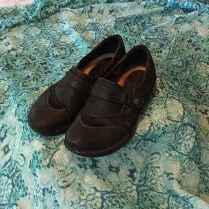 Gently loved Earth loafers